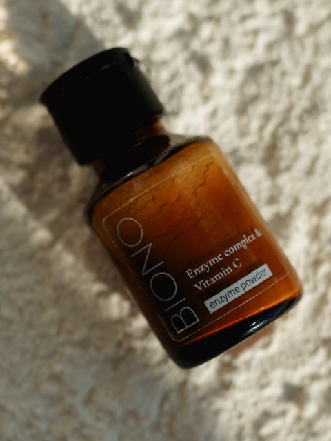 Enzymatyczny puder z witaminą C