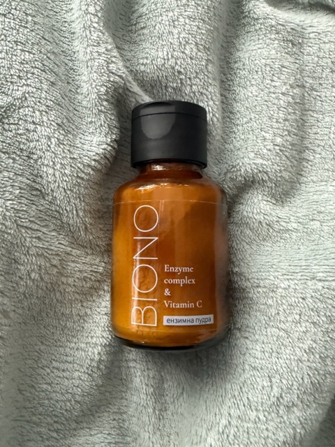 Enzymatyczny puder z witaminą C