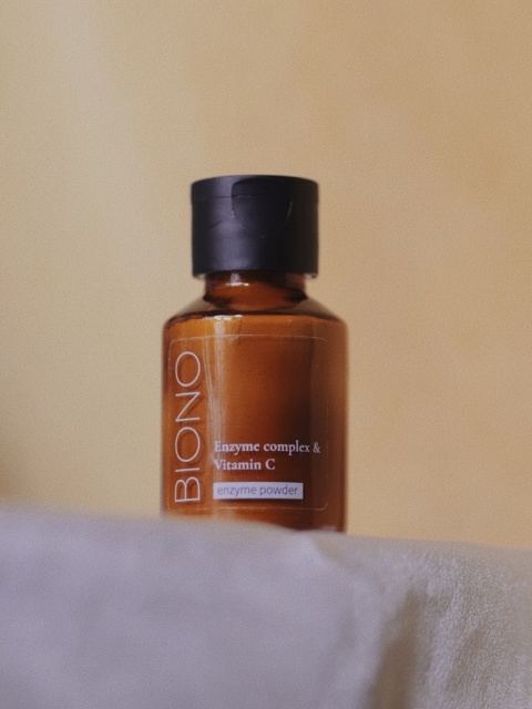 Enzymatyczny puder z witaminą C