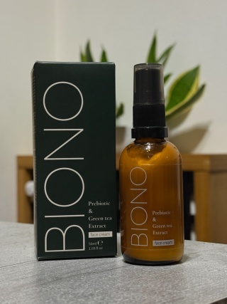 Przeciwtrądzikowy krem do twarzy z prebiotykami i ekstraktem z zielonej herbaty