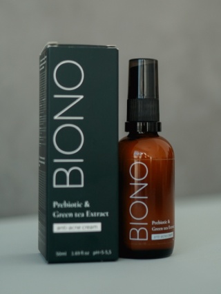 Przeciwtrądzikowy krem do twarzy z prebiotykami i ekstraktem z zielonej herbaty