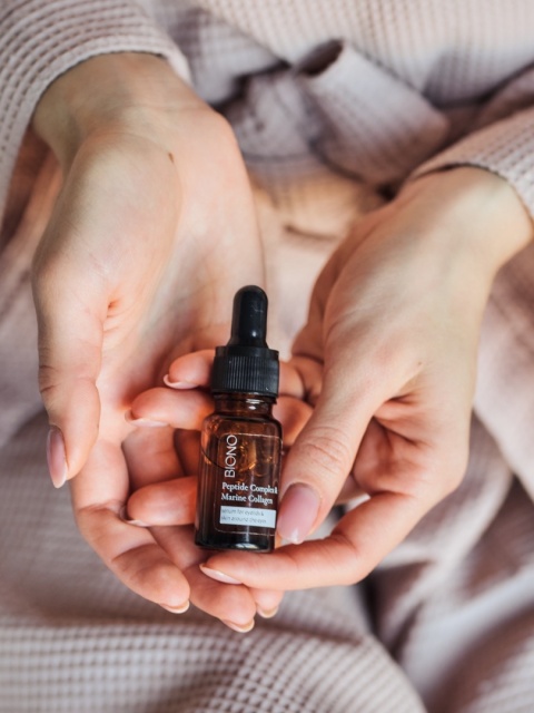 Serum do skóry wokół oczu i powiek „Kompleks Peptydowy i Kolagen Morski”