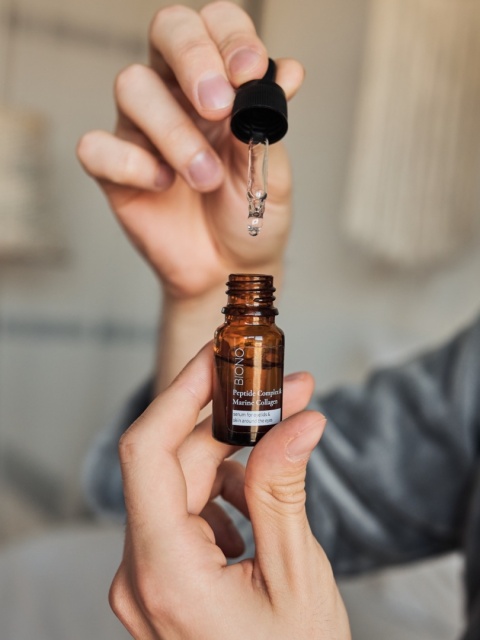 Serum do skóry wokół oczu i powiek „Kompleks Peptydowy i Kolagen Morski”