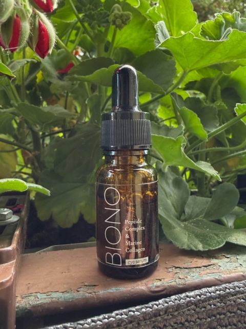 Serum do skóry wokół oczu i powiek „Kompleks Peptydowy i Kolagen Morski”